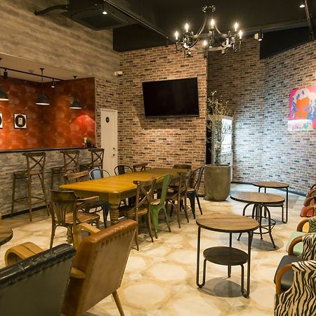 Hostel Viaggio Osaka Bagian luar foto